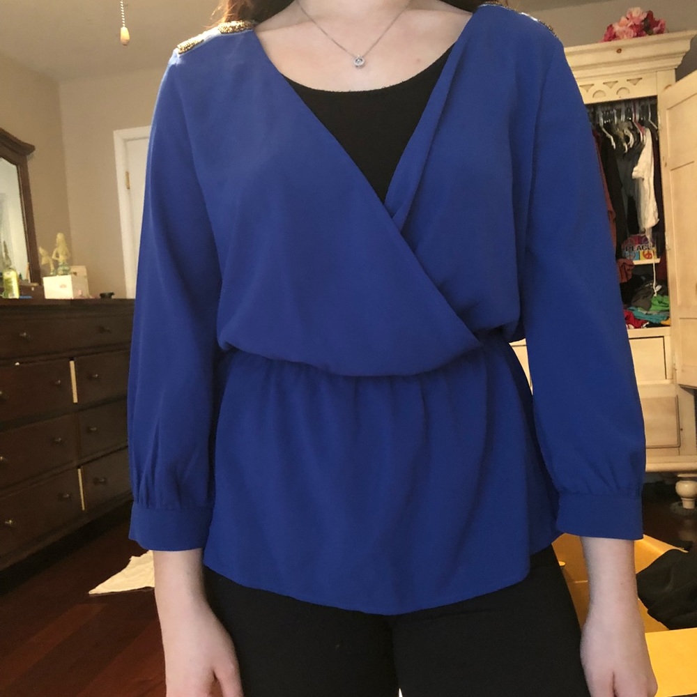 Blouse - Picture 2 of 3